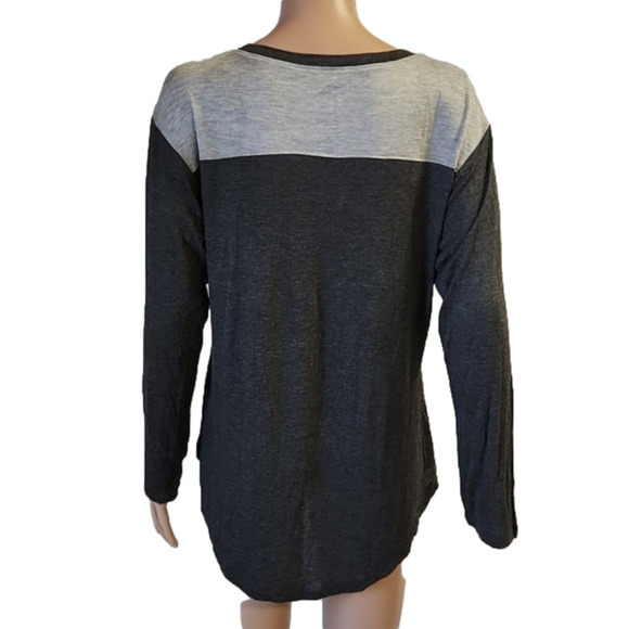 Well worn woman's long sleeve shirt (code-P112) - Picture 2 of 2